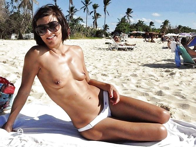 19P Amateurs on the beach 3