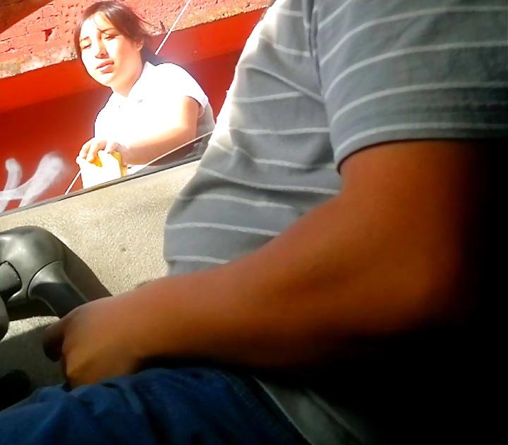 8P Flashing mostrando el pene a una chica de prepa