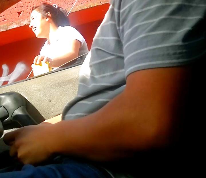 8P Flashing mostrando el pene a una chica de prepa