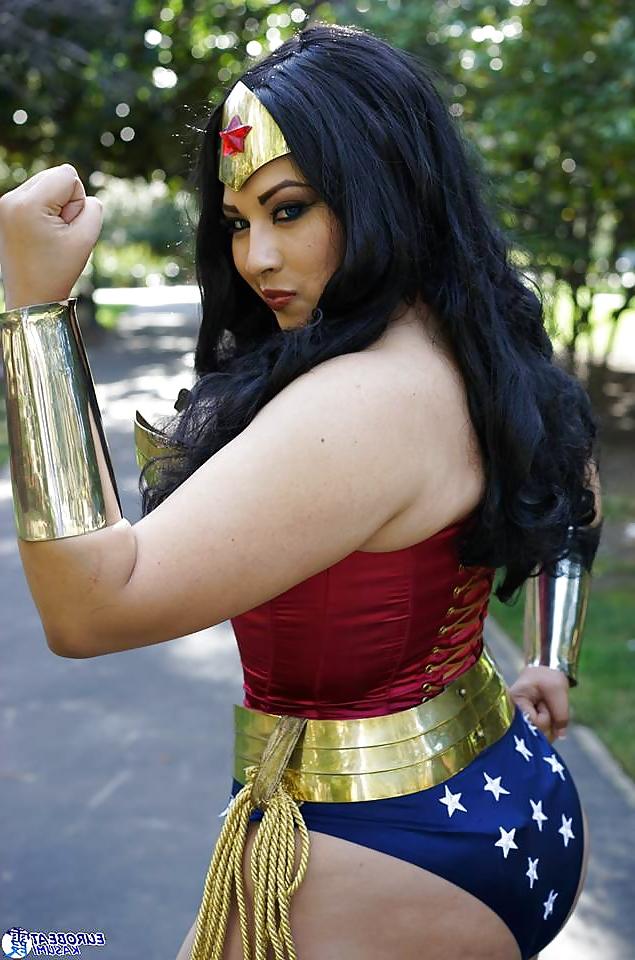 25P Cosplay #9: Ivy as Wonder Woman from DC Comics 