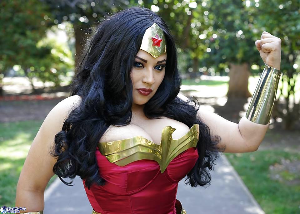 25P Cosplay #9: Ivy as Wonder Woman from DC Comics 