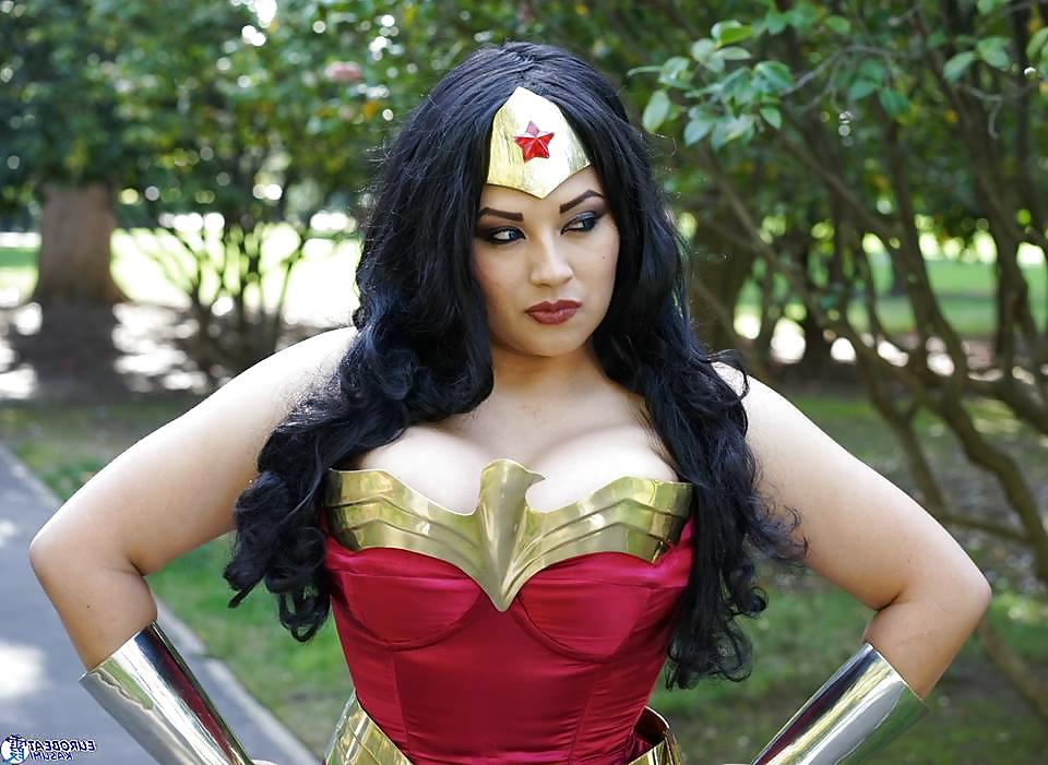 25P Cosplay #9: Ivy as Wonder Woman from DC Comics 