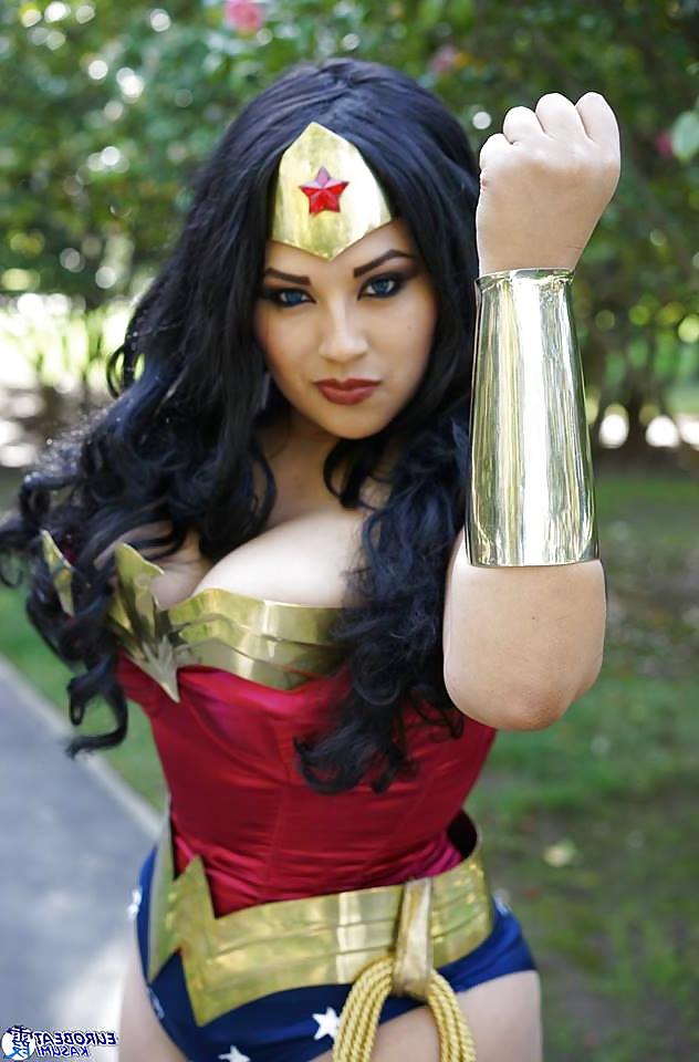 25P Cosplay #9: Ivy as Wonder Woman from DC Comics 