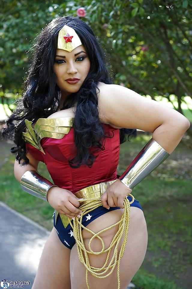 25P Cosplay #9: Ivy as Wonder Woman from DC Comics 