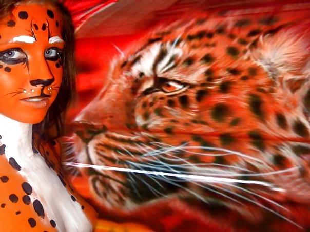 25P Wild cat sexy girl