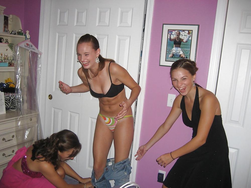 25P Girls exposing other girls for fun!