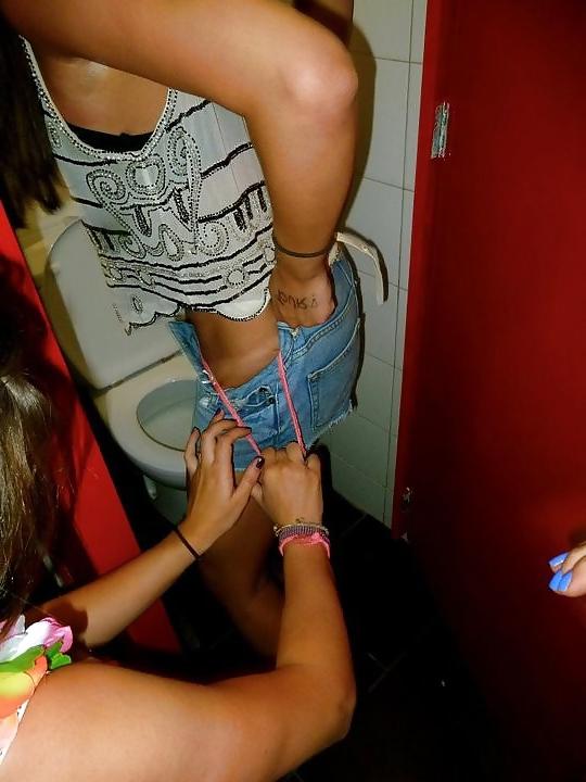 25P Girls exposing other girls for fun!