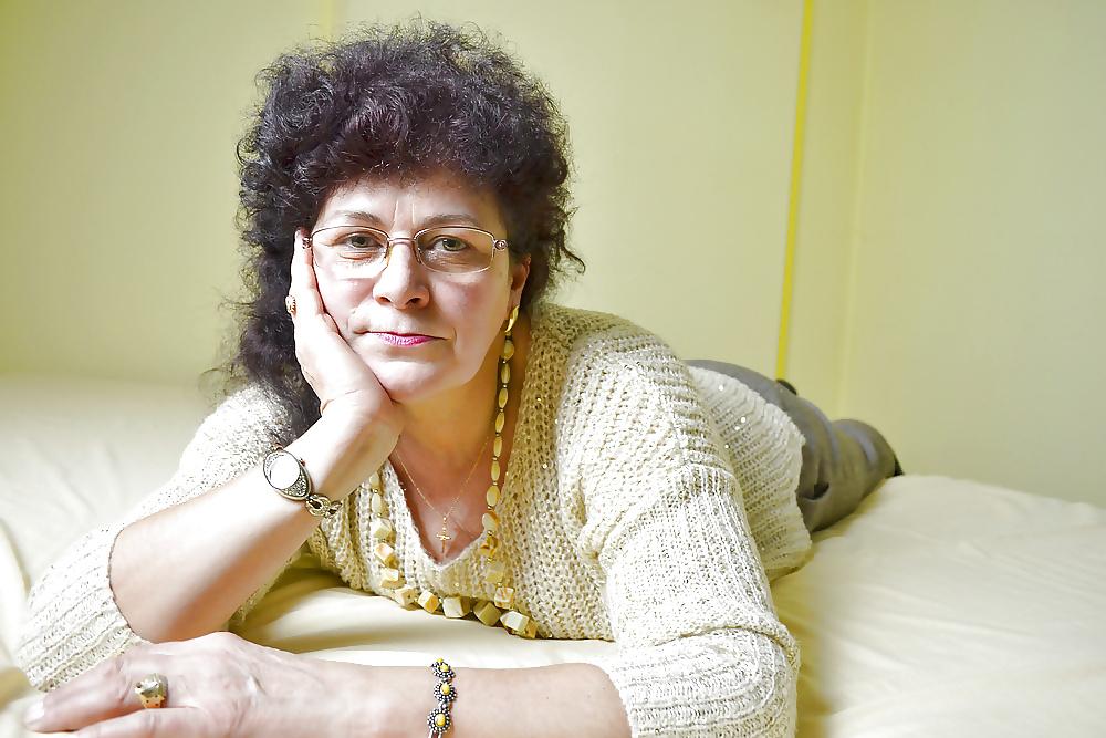 4P My Aunt Susanna 56 Years old