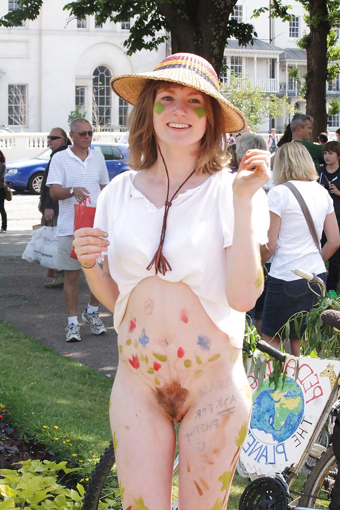 25P Bottomless and Hairy Wearing a Hat