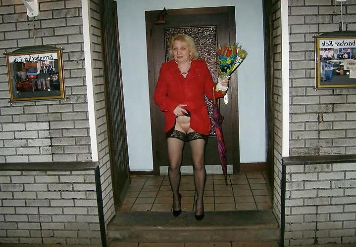 25P Flashing Grannys & Matures
