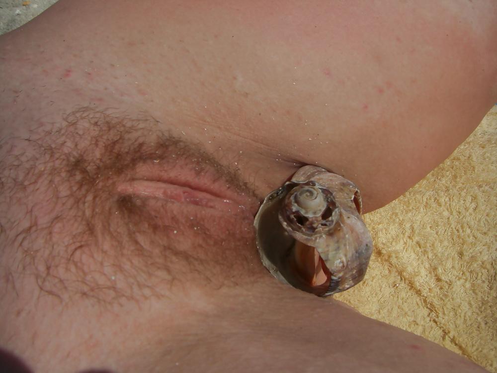 24P Beach Beauty Shows off Her So Gorgeous Pussy