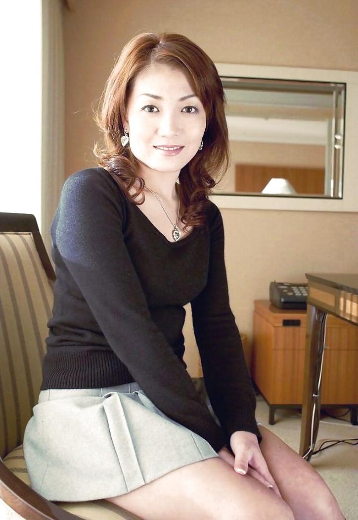 20P Japanese Mature Woman 77