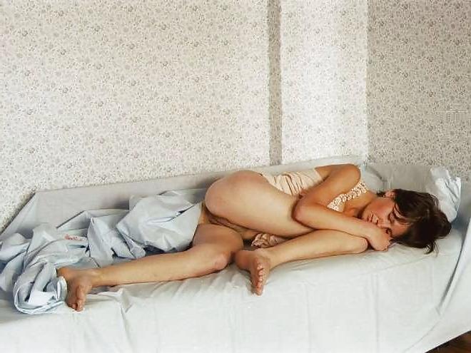 25P Bottomless and Hairy In Bed