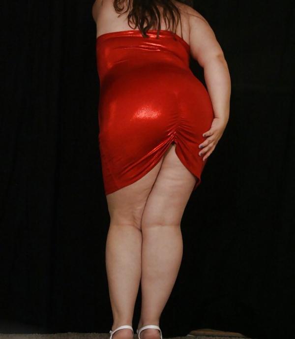 25P Milfs in leather clothes