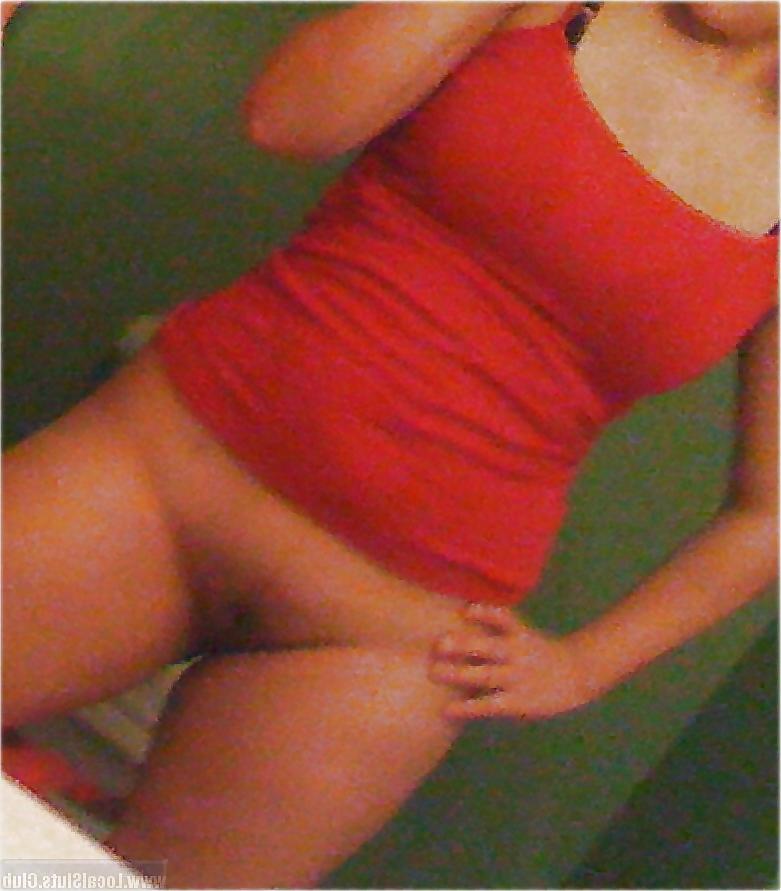 21P Busrt Latin College Girl