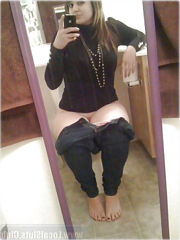 21P Busrt Latin College Girl