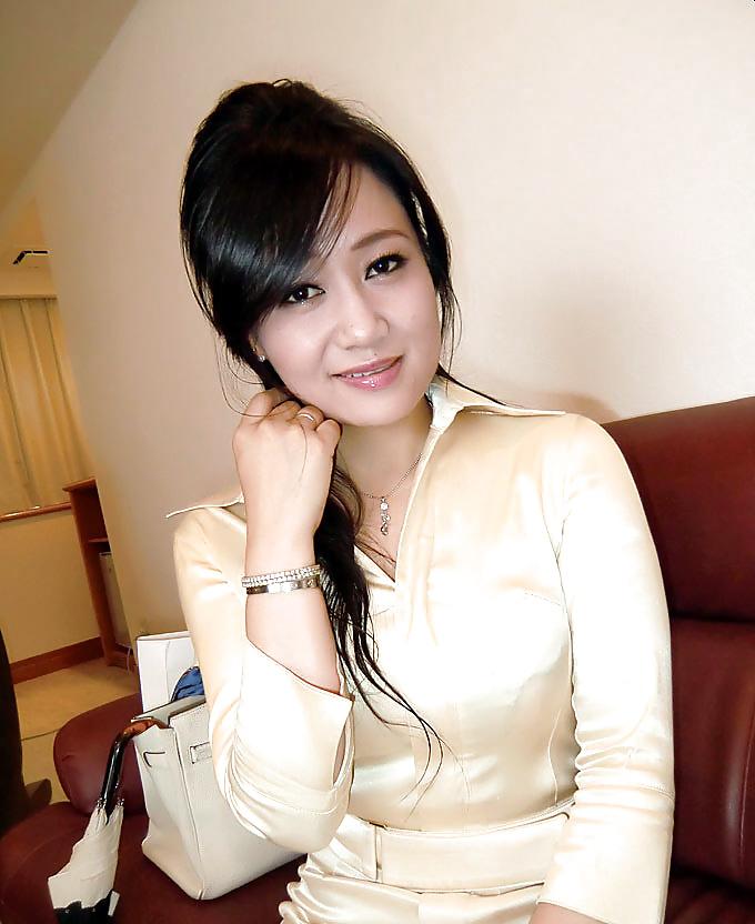 21P Japanese milf