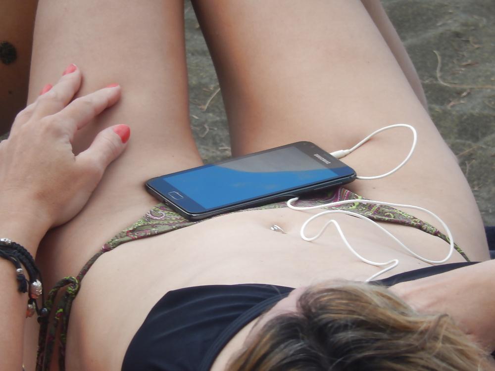 25P Voyeur on the beach 974 - Peek on bikini