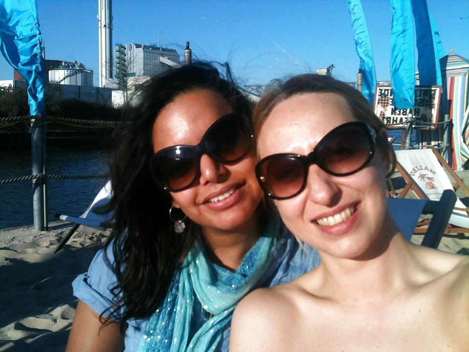 25P Hot Ebony Babes on the Beach