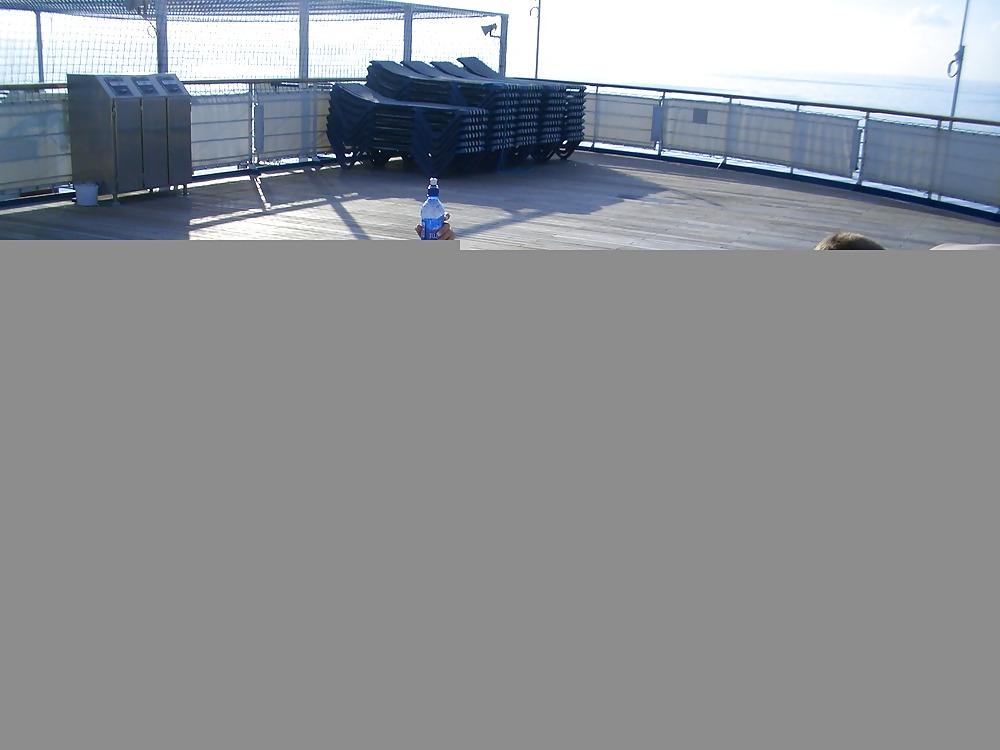 25P Sexy Cruise Ship Vacation Photos
