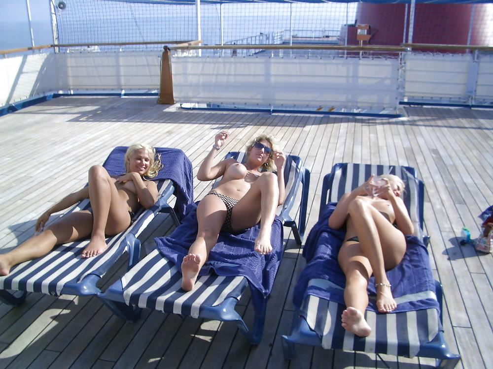 25P Sexy Cruise Ship Vacation Photos