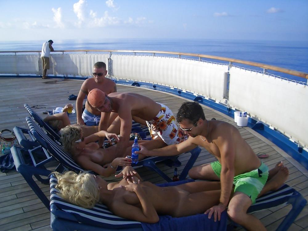 25P Sexy Cruise Ship Vacation Photos