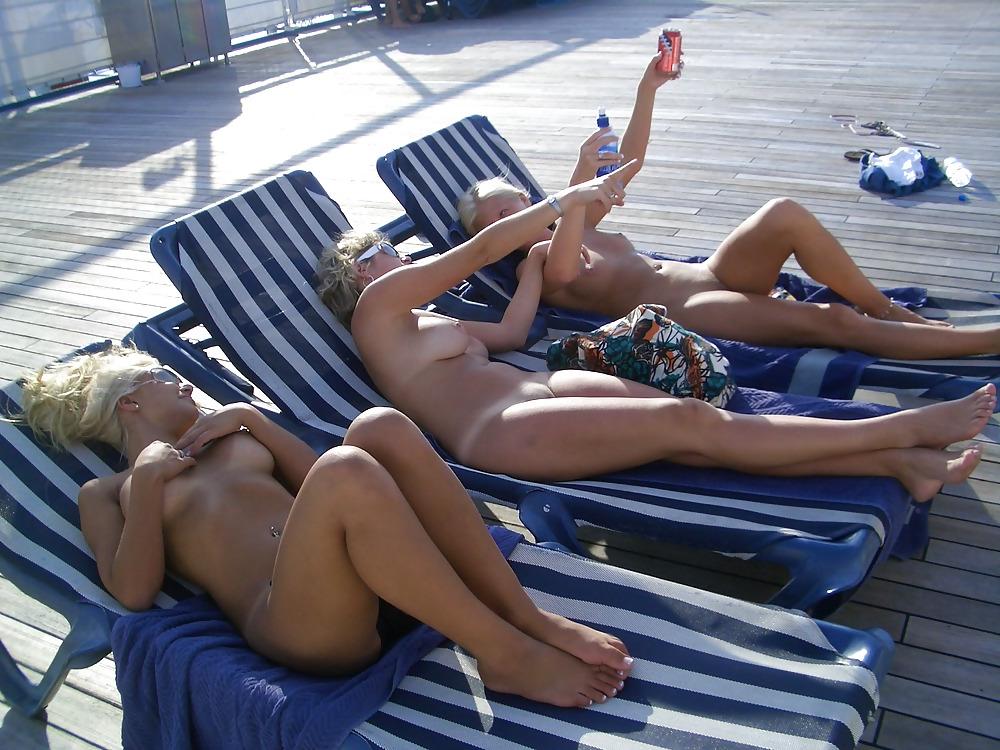 25P Sexy Cruise Ship Vacation Photos