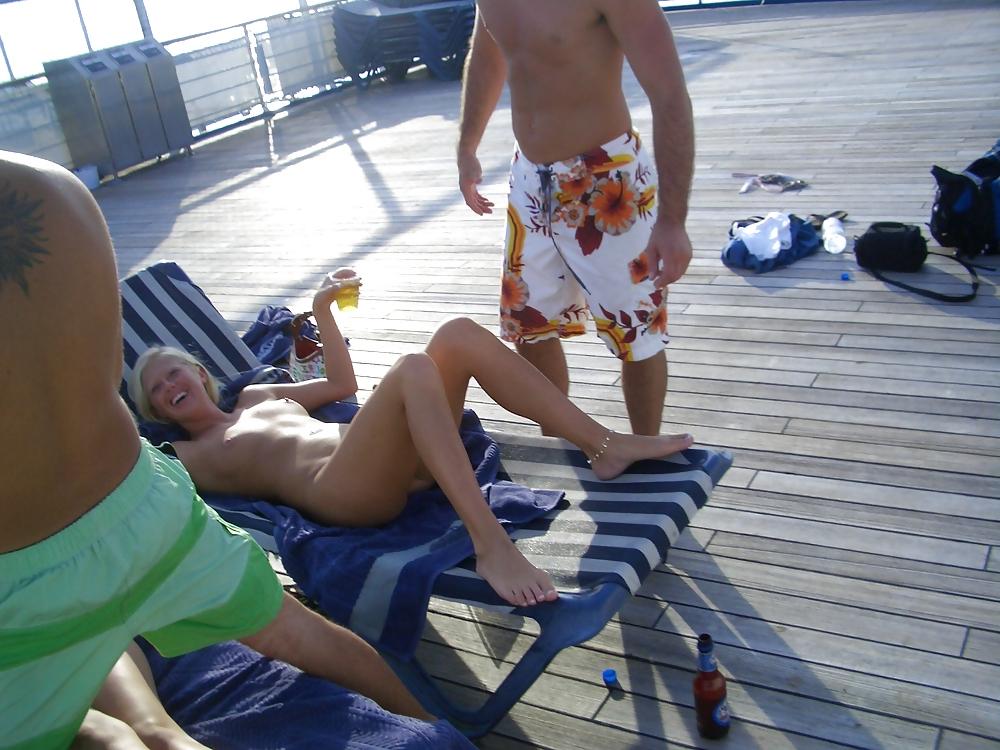 25P Sexy Cruise Ship Vacation Photos