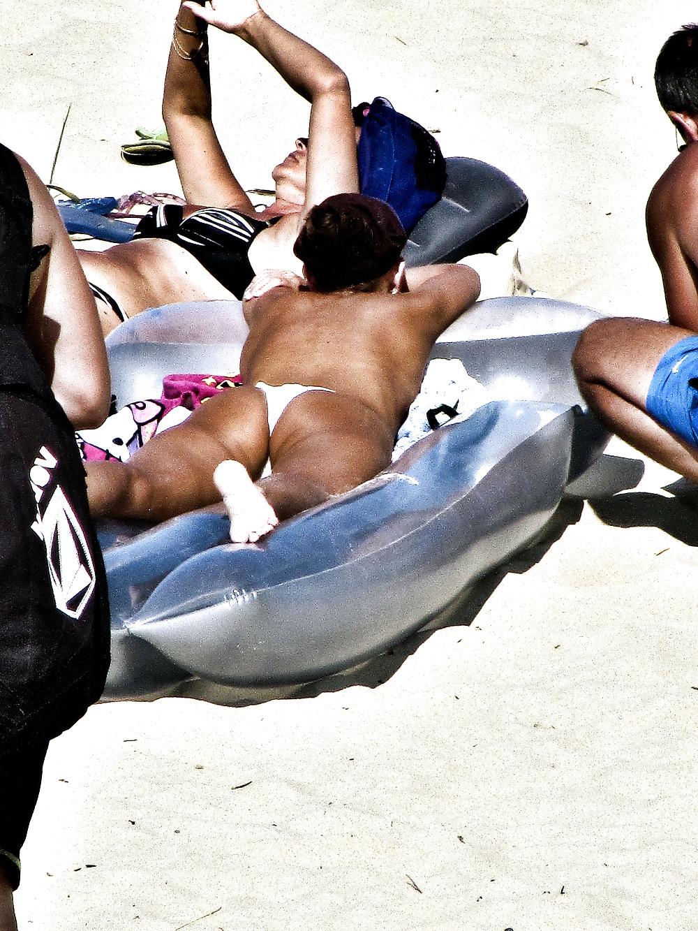 21P Voyeur beach pics from bulgaria 