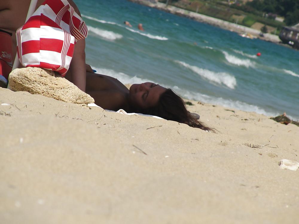 21P Voyeur beach pics from bulgaria 