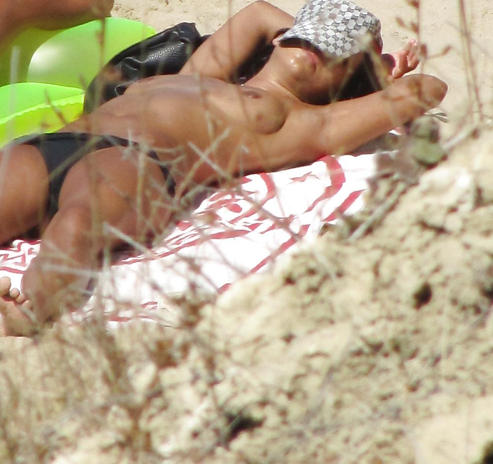 21P Voyeur beach pics from bulgaria 