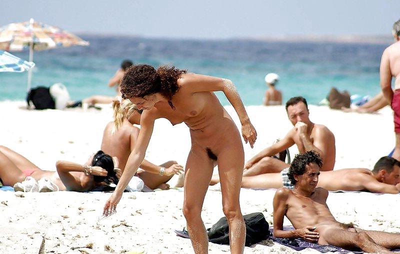 25P Nudist Beach Fun