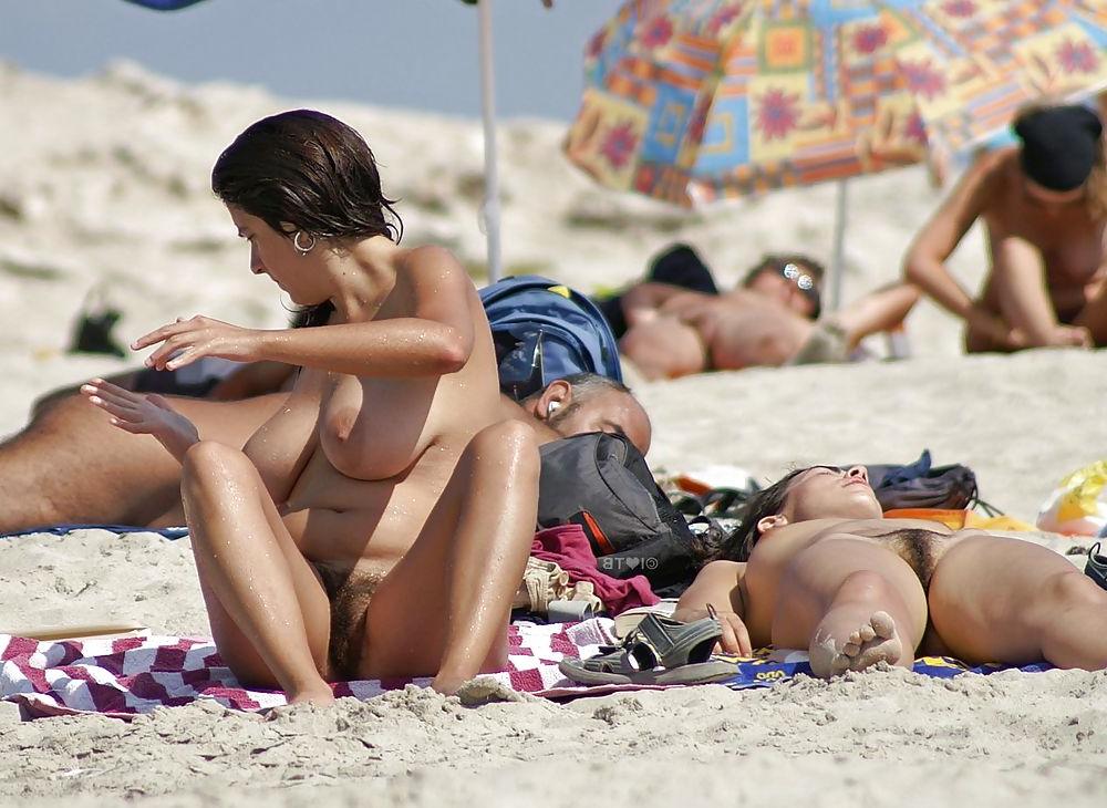 25P Nudist Beach Fun
