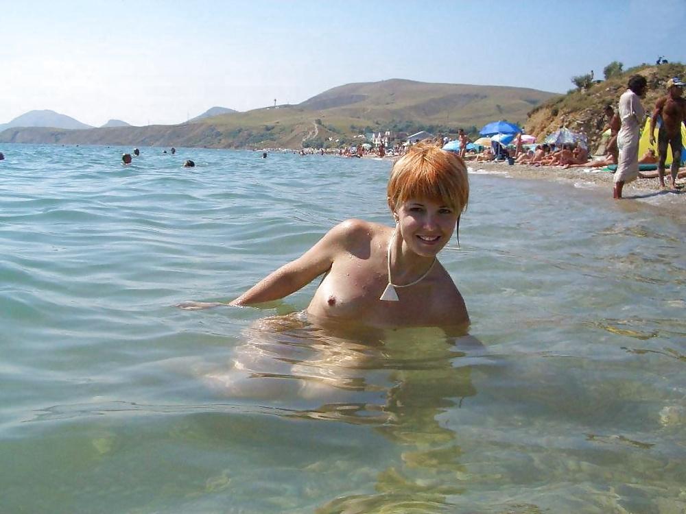 25P Really hotties on the beach