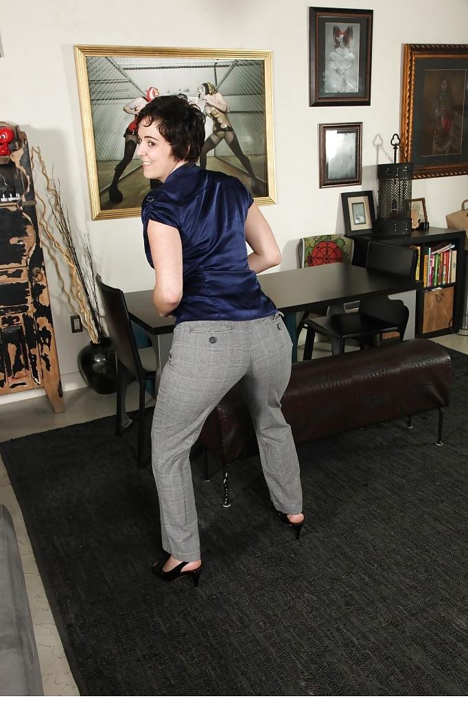25P In gray pants