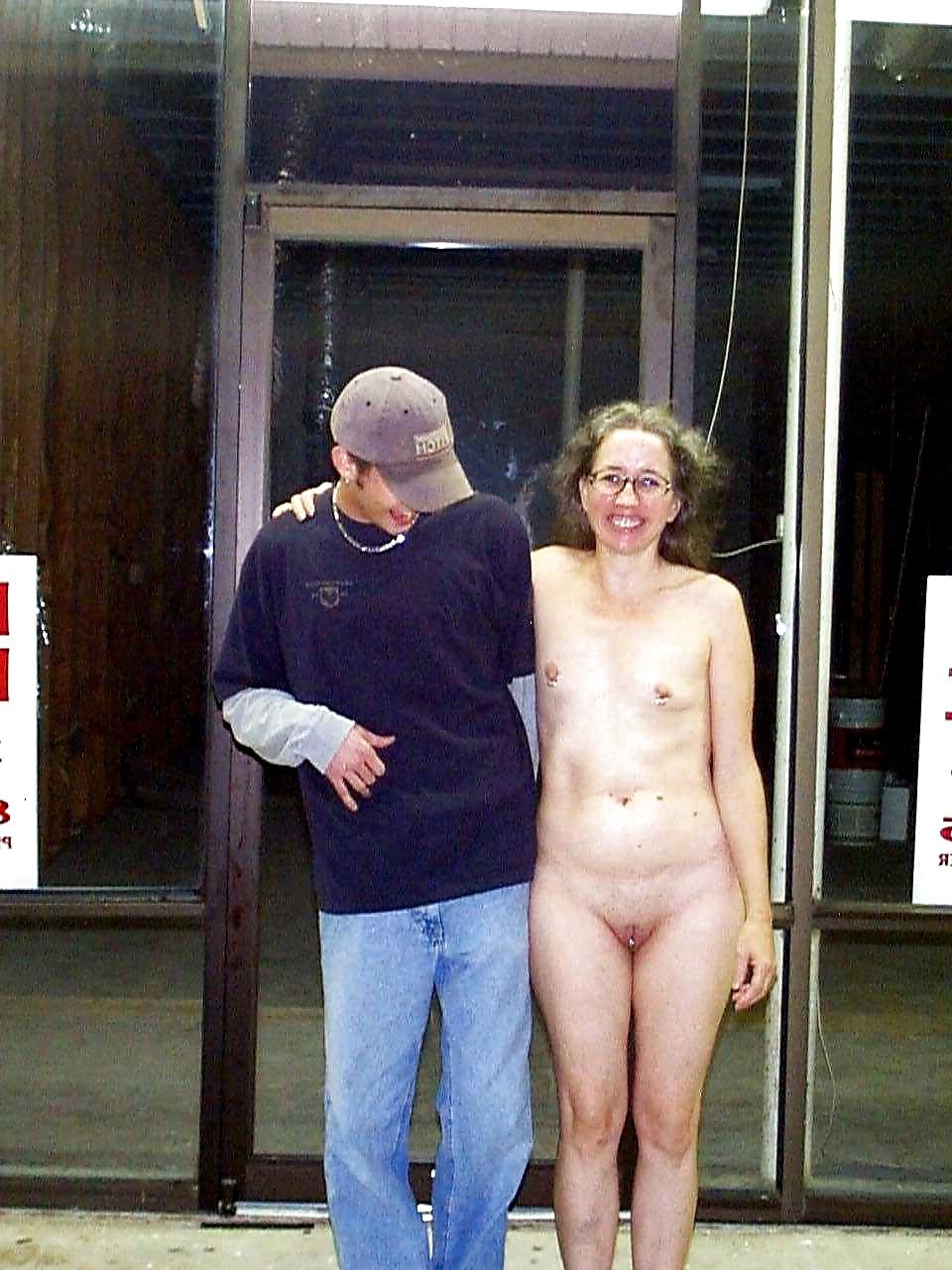25P White woman 4