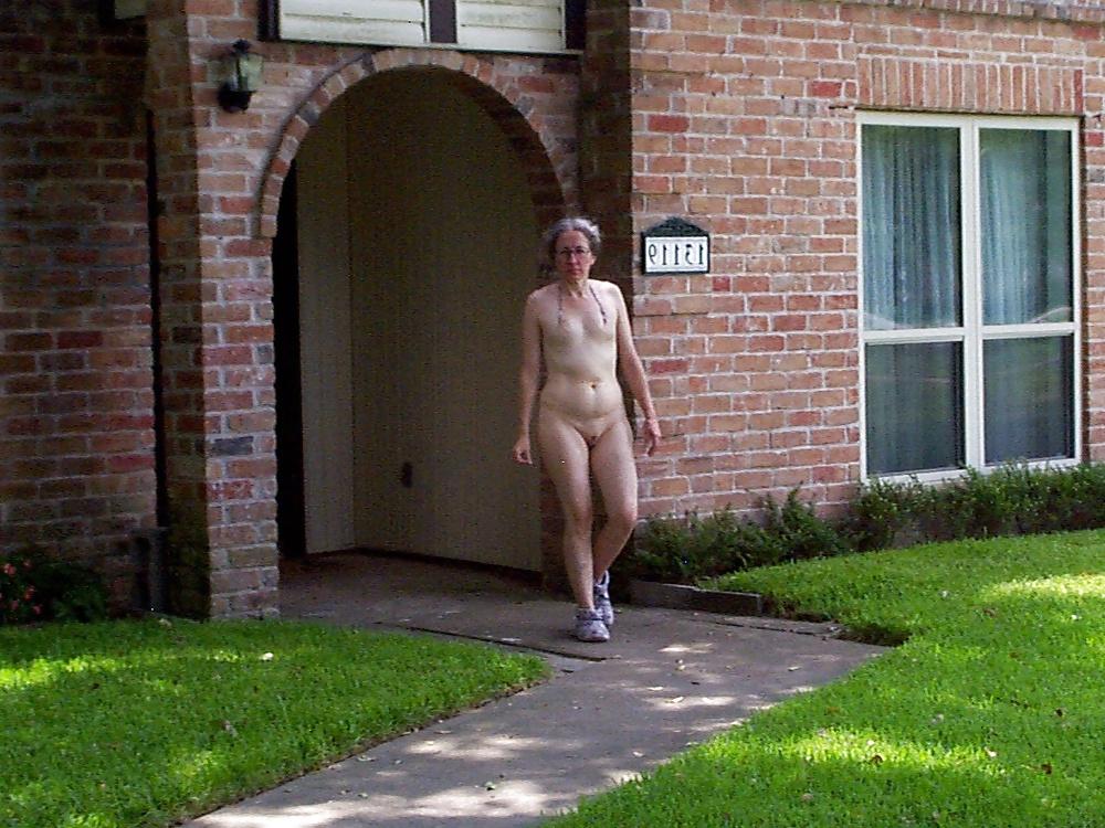 25P White woman 4