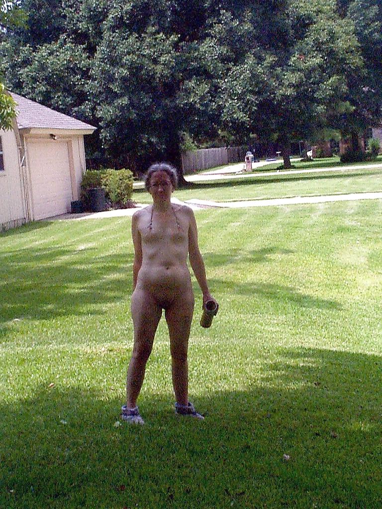 25P White woman 4