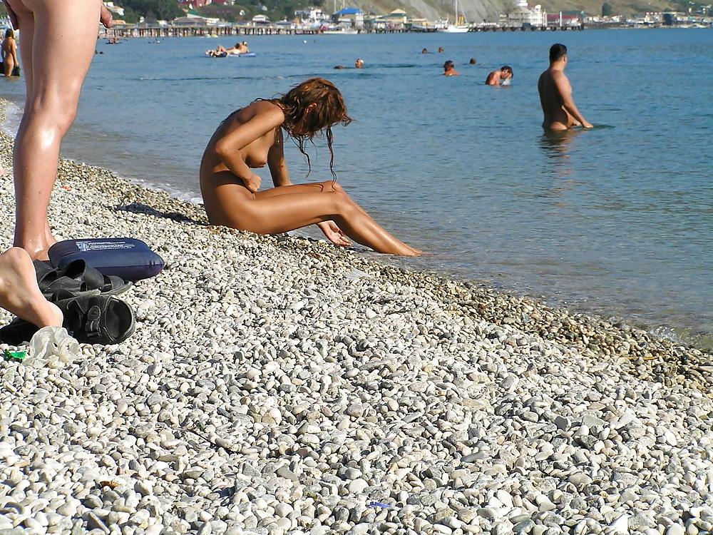 25P Eat Me on the Beach