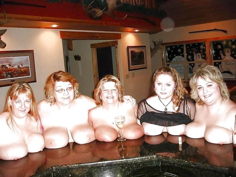 25P Big tits flopped out. MILF slappy juggs.