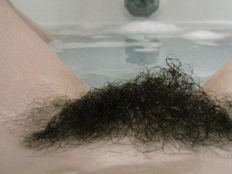 25P Hairy Woman