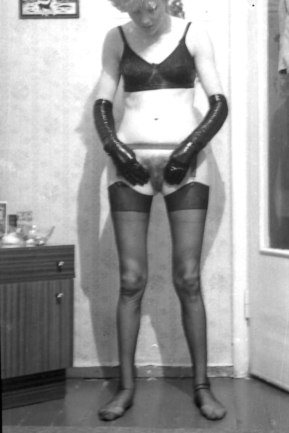 25P Retro woman