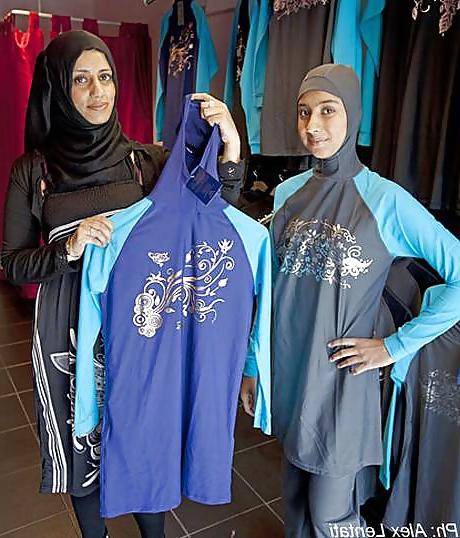 25P Burkini beach bitches