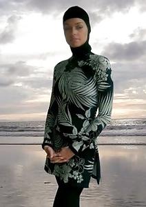 25P Burkini beach bitches