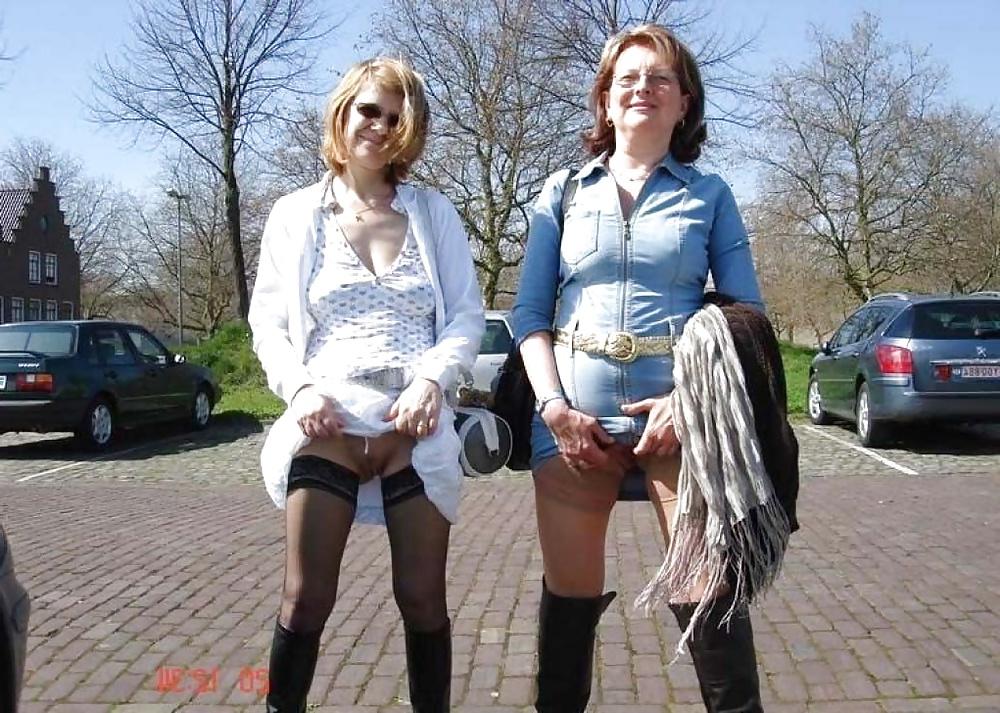 16P Flashing Divas