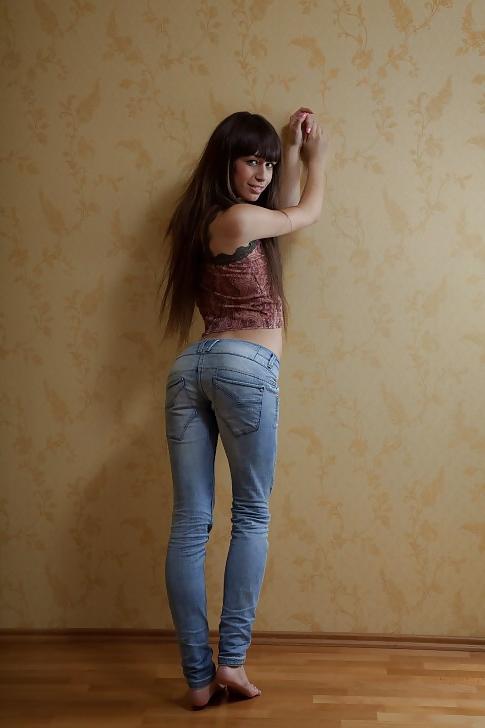 18P Sexy Girls in Sexy Pants