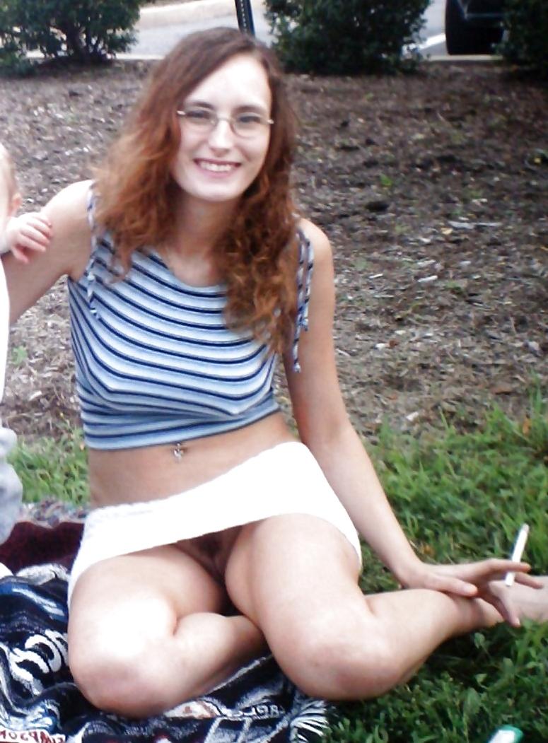 24P Hairy pussy upskirt outdoor