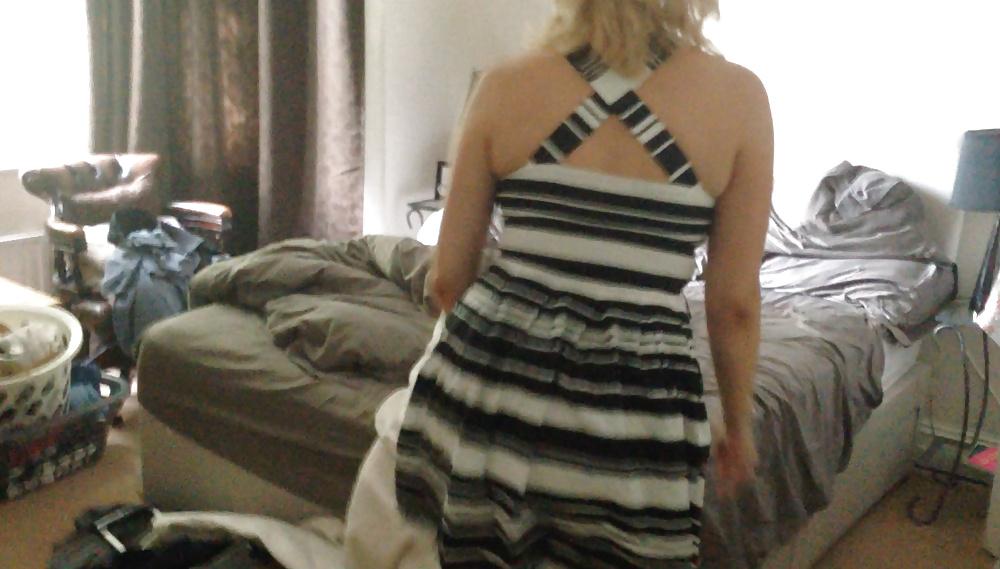 15P CUTE PANTY ASS FLASH