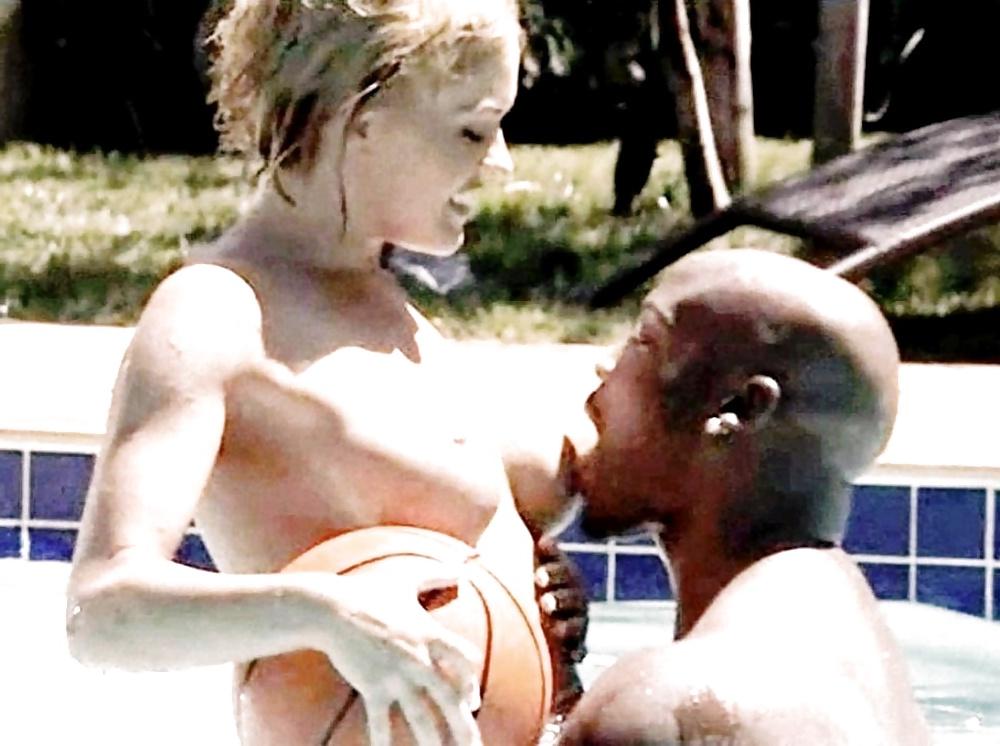 23P White Woman Vacation Sampling