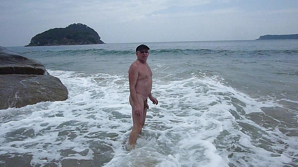 22P Nat hangs out with vraig for a funday at the beach
